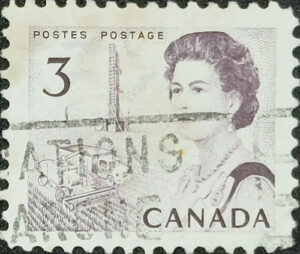 Canada Stamp  - Queen Elizabeth II & Prairies (1967) 3¢ 